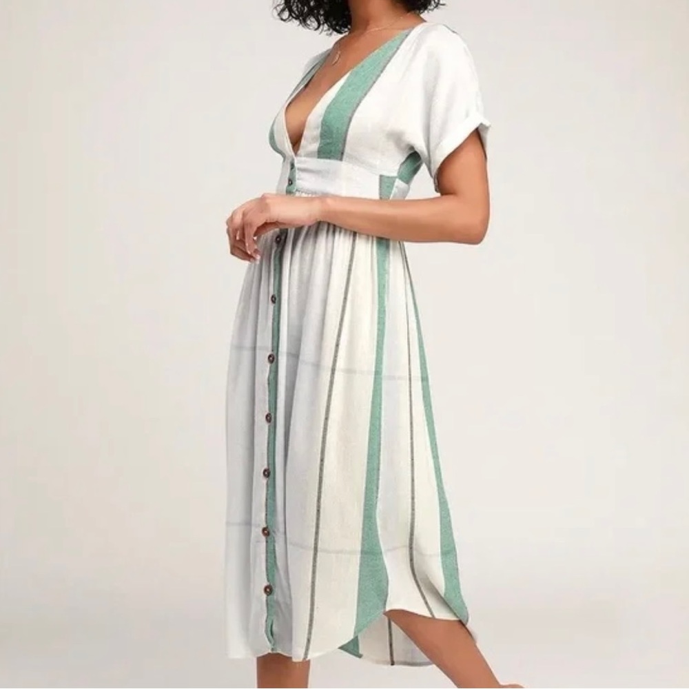 O’Neil light green & cream, multi-strip, short sleeve dress w/deep v front.